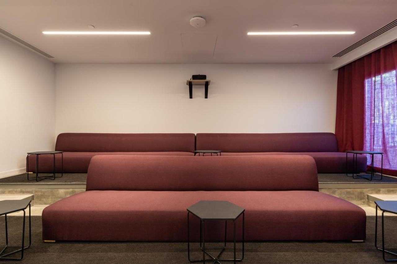 Micampus Barcelona Student Residence Bagian luar foto